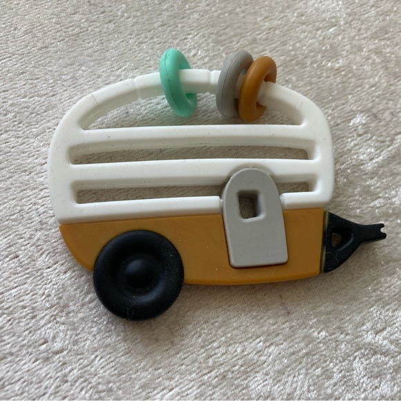 Lucy Darling caravan teether - Picture 2 of 2